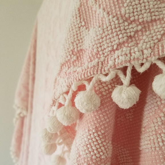 Blush pink chenille twin bedspread - Picture 7 of 8